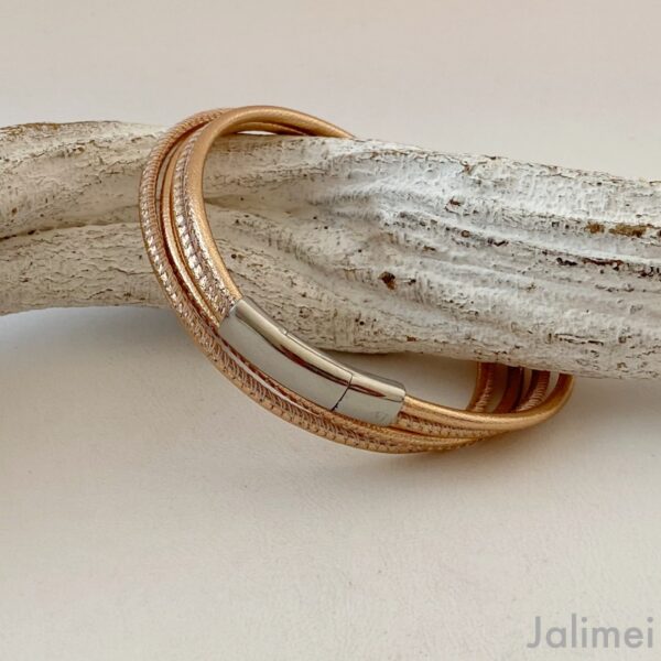 tolles Wickelarmband aus Nappaleder in rosegold