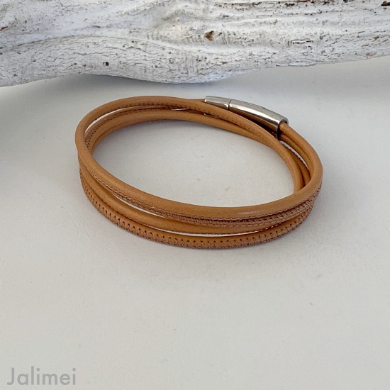 Schlichtes Wickelarmband aus Nappaleder in nude