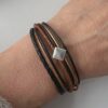 Lederarmband mit Quadrat schwarz braun