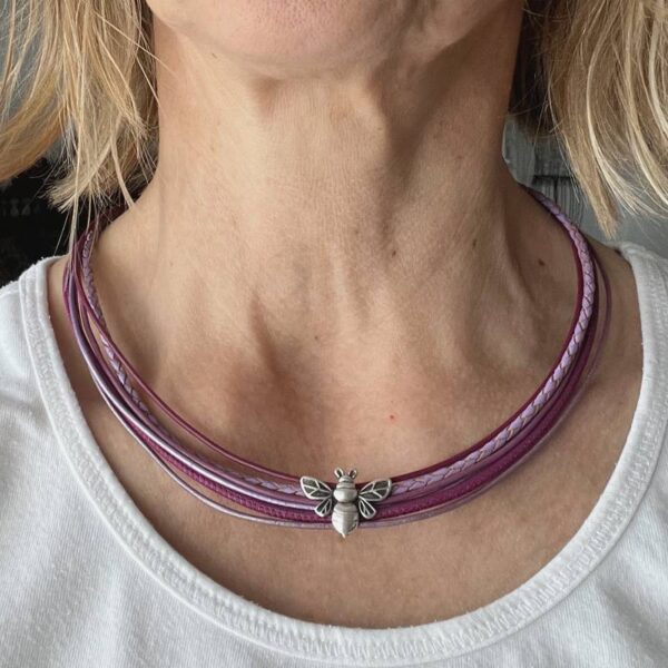 Ledercollier mit LandFrauen Biene beere