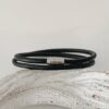das Wickelarmband aus Nappaleder für Herren in schwarz